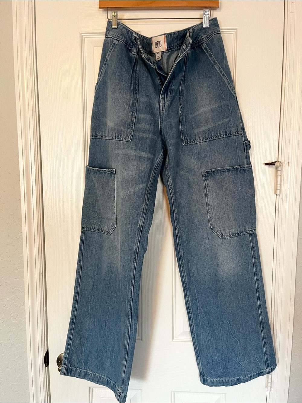 BDG Women’s Cargo Jeans Size 27